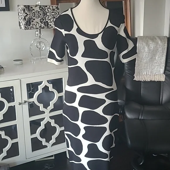 **HP** PINK TARTAN Black and White Dress - Picture 3 of 8
